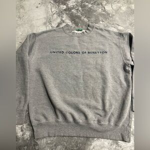 Vinatge United Colors of Benetton Grey Crewneck Sweatshirt